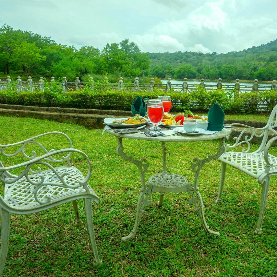 Kodigahawewa Forest Resort Tissamaharama Buitenkant foto