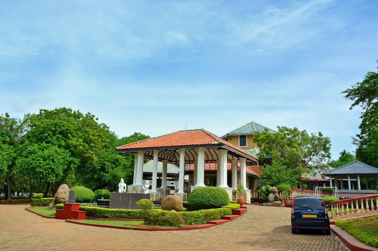 Kodigahawewa Forest Resort Tissamaharama Buitenkant foto