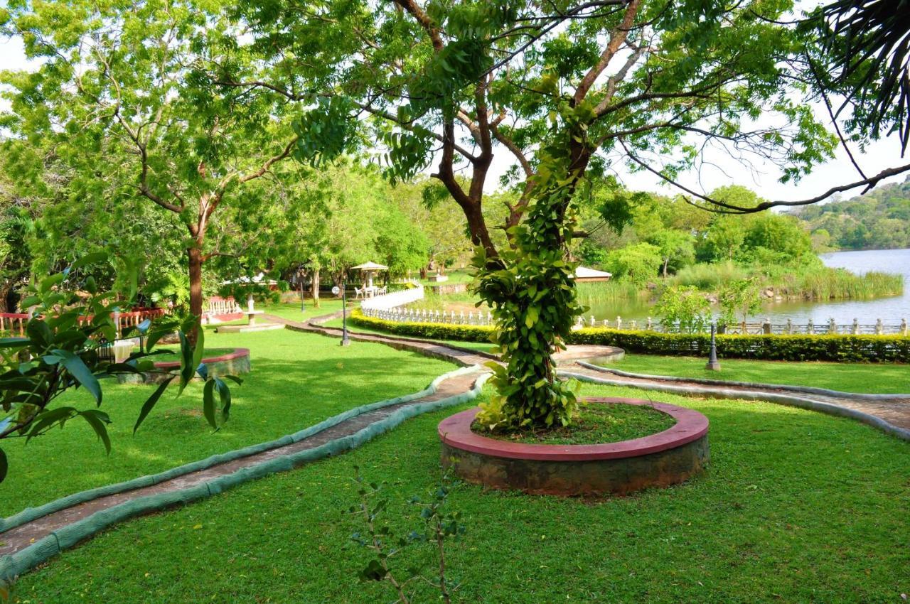 Kodigahawewa Forest Resort Tissamaharama Buitenkant foto